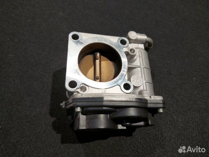 Дроссельная заслонка правая Nissan Fuga Y51 VQ25HR