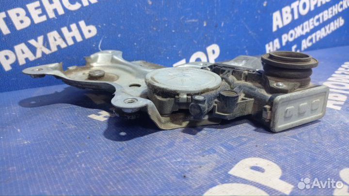 Задний левый стеклоподъёмник Toyota Rav4 кроссовер