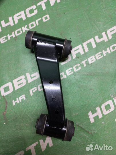 Рычаг подвески верхний Nissan Primera P10 1995