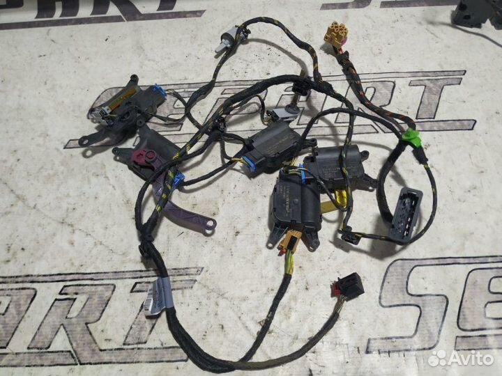 Сервопривод заслонки печки Volkswagen Tiguan 1