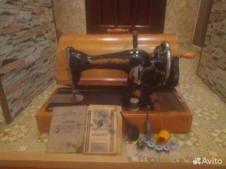 Швейная машина