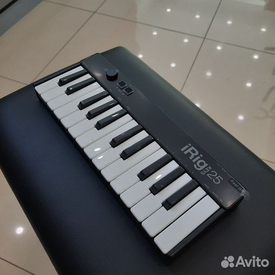 IK Multimedia iRig Keys 25, миди-клавиатура