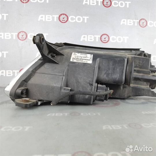 Фара галоген правая VW Tiguan 2007-2011