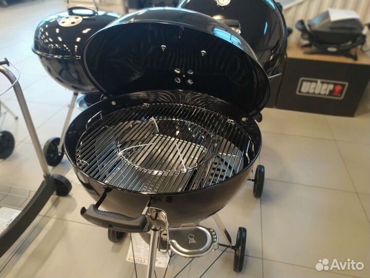 Угольный гриль Weber Master-Touch GBS 5750