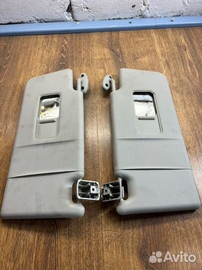 Козырек солнцезащитный передний правый Ford Mondeo