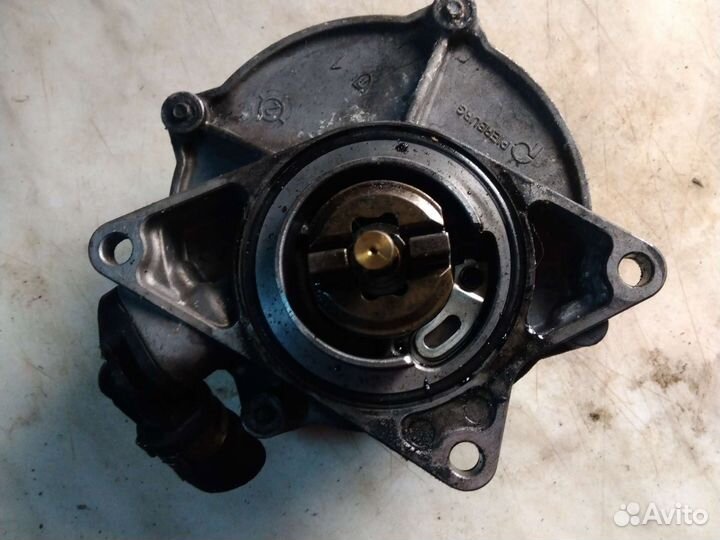 Вакуумный насос Audi A6 C5 2.5 TDI