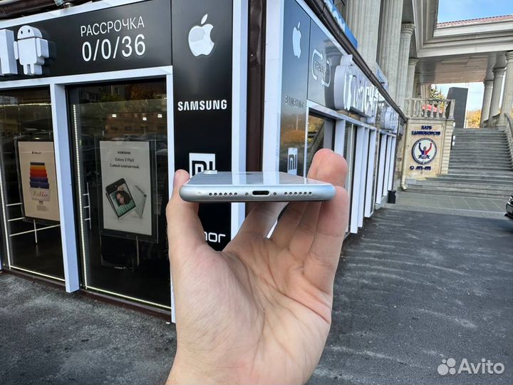 iPhone Xr, 128 ГБ