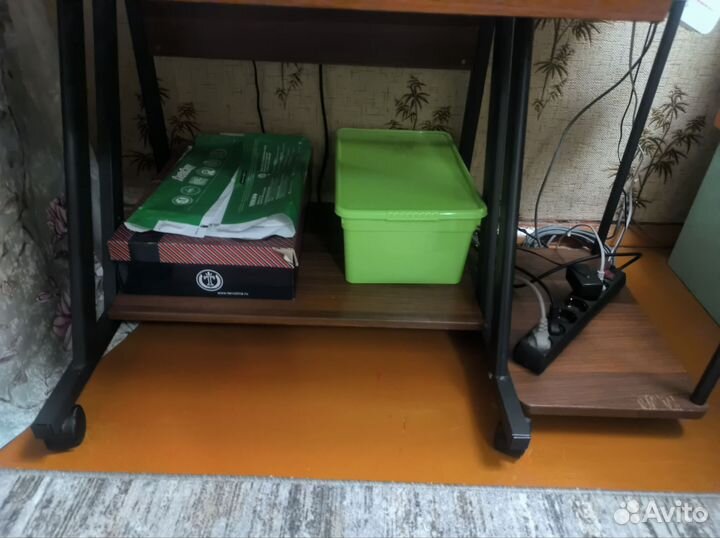 Компьютерный стол