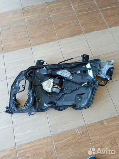 Стеклоподъемник передний правый Passat b6 в сборе