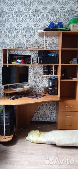 Продам компьютерный стол