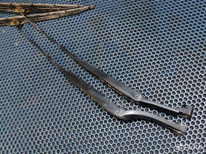 Поводок стеклоочистителя Hyundai Elantra 3