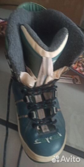 Сноуборд с креплениями и ботинками crazy creek