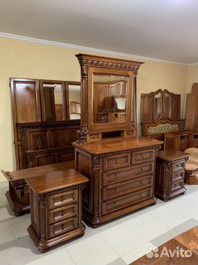 Румынская спальня Венеция люкс