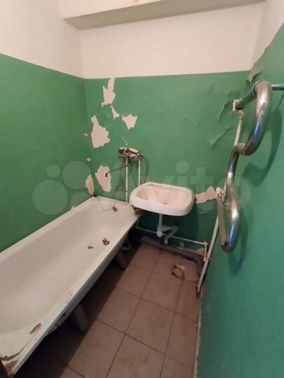 2-к. квартира, 43 м², 1/3 эт.