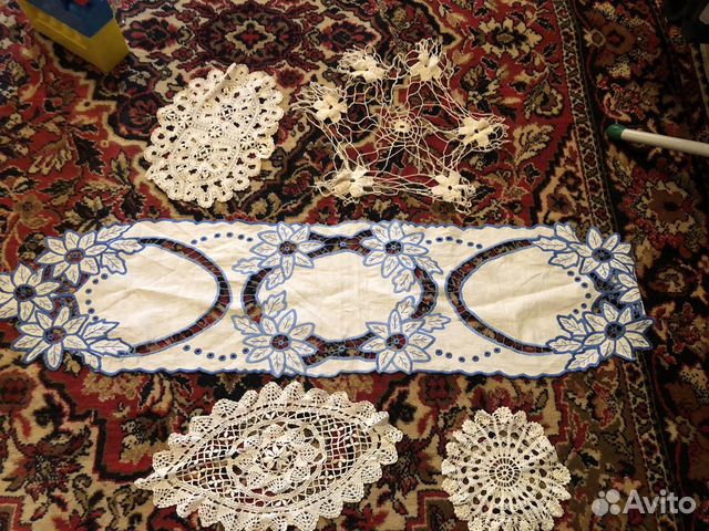 Старые кружевные салфетки