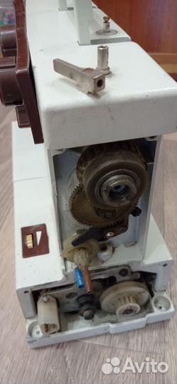 Швейная машина чайка 154эм