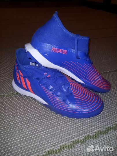 Футбольные бутсы сороконожки Adidas Predator, 39 р