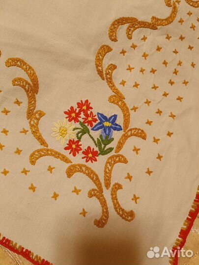 Скатерть ручная вышивка