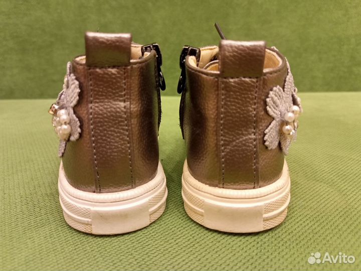 Ботинки демисезонные для девочки 22 размер