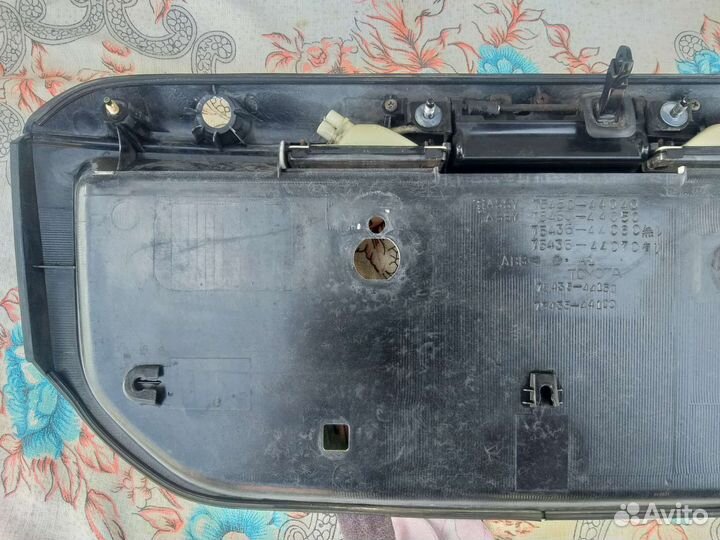 Рамка под номер задняя Toyota Ipsum SXM10