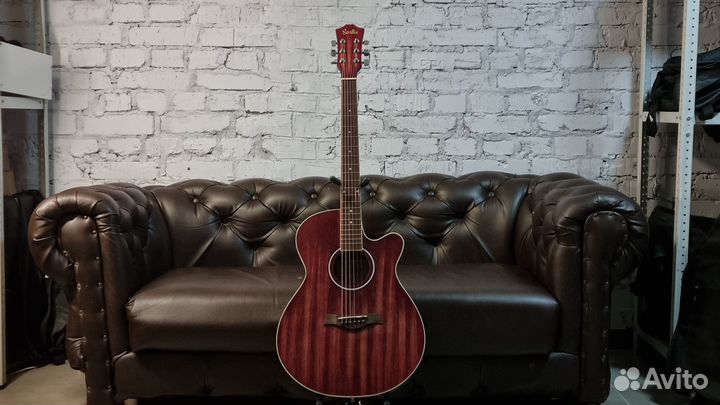 Акустическая гитара Sevillia + аксессуар