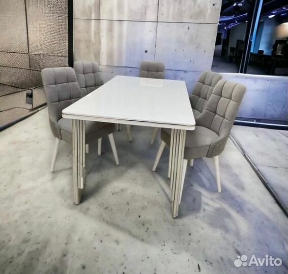 Стол кухонный