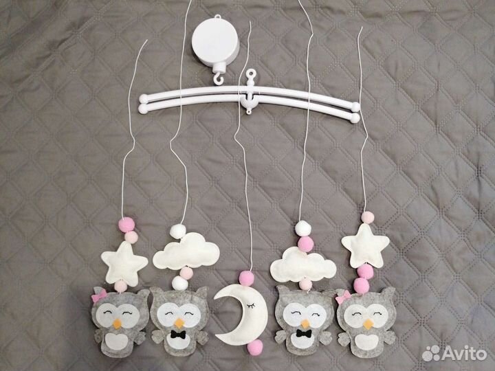 Мобиль в кроватку из фетра