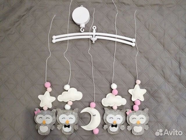 Мобиль в кроватку из фетра