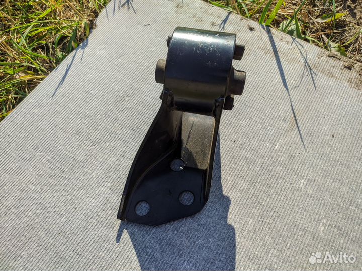 Подушка двигателя kia spectra (левая)