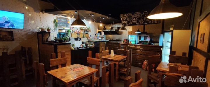 Кафе-бар-магазин разливного пива в центре