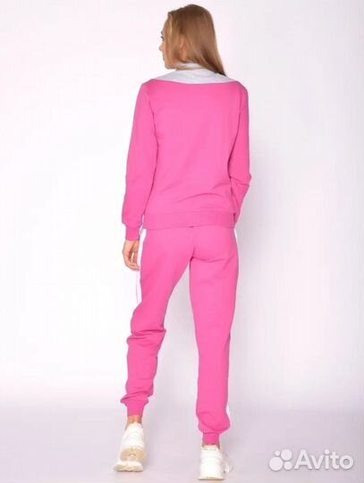 Костюм спортивный женский на молнии новый