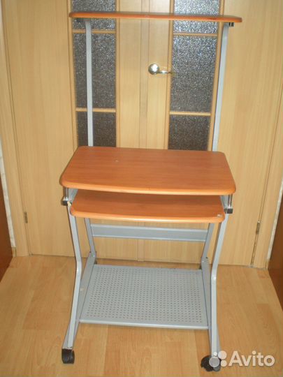 Стол компьютерный