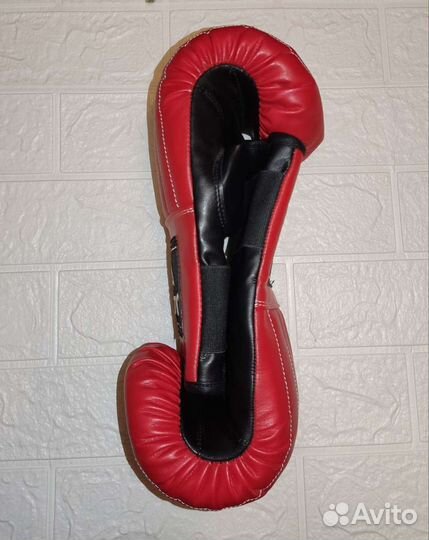 Боксерские перчатки petra черно- красные размер L