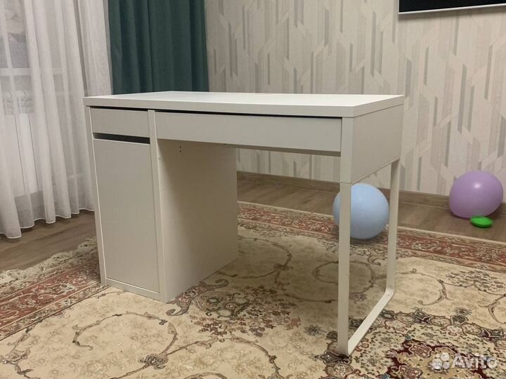 Письменный стол IKEA микке