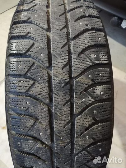 Bridgestone Ice Cruiser 7000 215/60 R17 100T