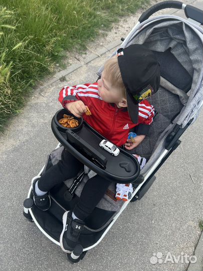 Универсальный столик бампер на коляску