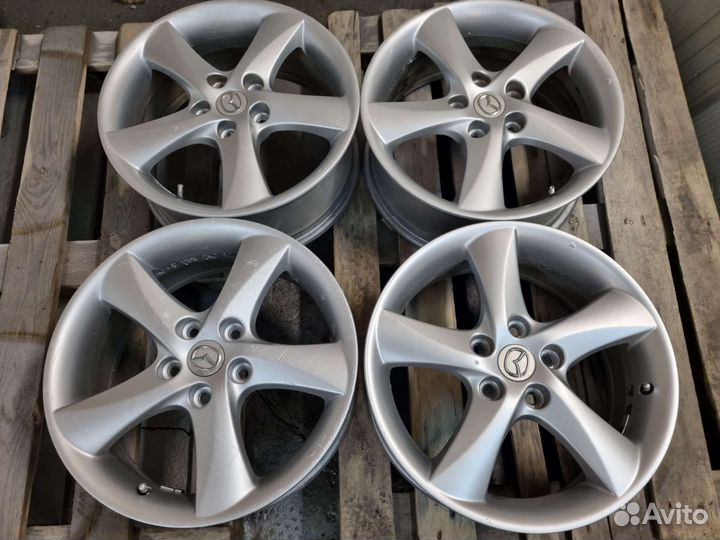 Комплект литых дисков на Mazda