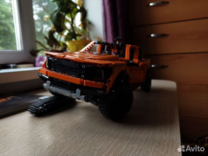 Lego Technic 42126. Ford raptor F-150