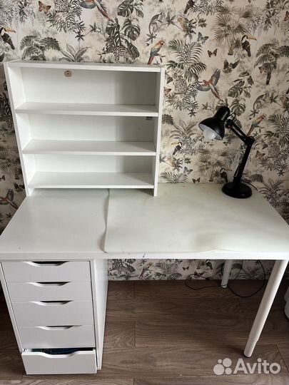 Письменный стол IKEA