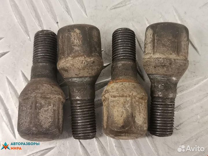 Болт колесный Citroen C3 Picasso 2008 540567