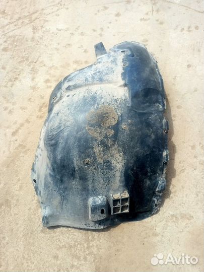 Подкрылок передний правый Opel Astra H