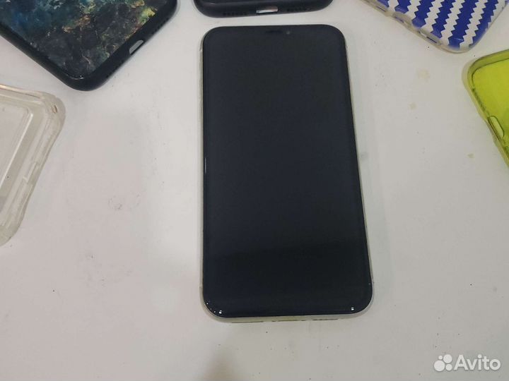 iPhone XR 128gb интересует обмен