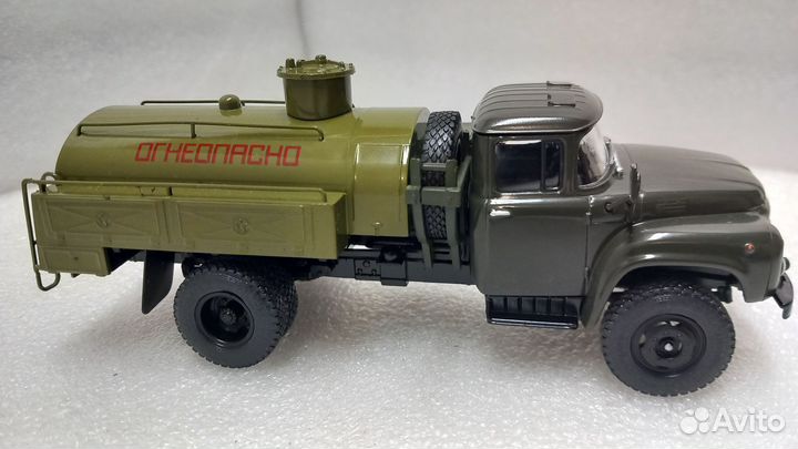 1:43 ЗИЛ-130 бензовоз