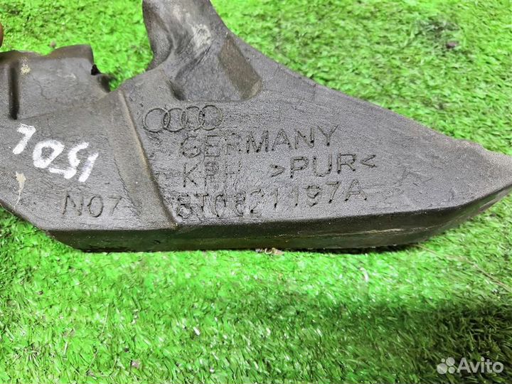 Уплотнитель Audi A5 /S5 Coupe/Sportback 2008