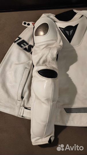 Кожаная мотокуртка dainese 48 перфорированная