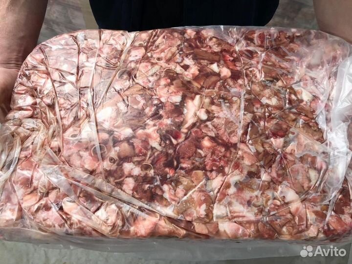 Обрезь свиных голов для животных всегда в наличии