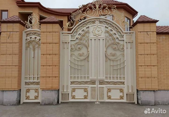 Кованые ворота в эксклюзивном исполнении от произв