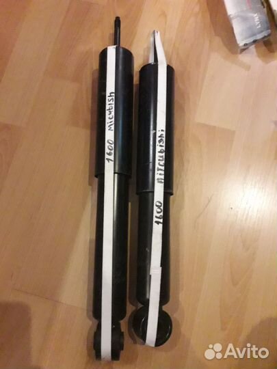 Амортизатор задний Mitsubishi Pajero 1,2 / Shogun