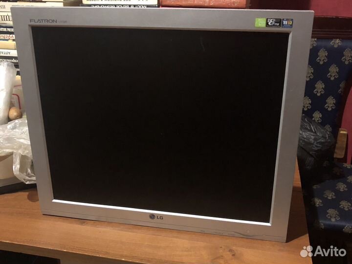 Монитор LG Flatron L1732S б/у