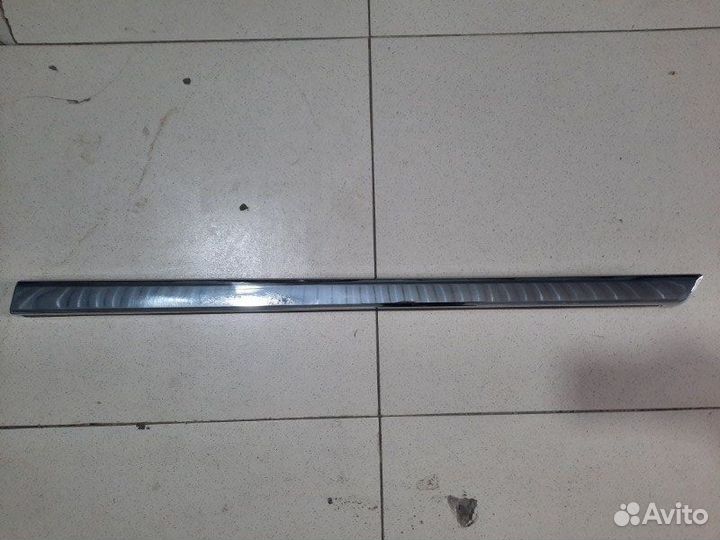 Молдинг на дверь передний правый Тoyota Land